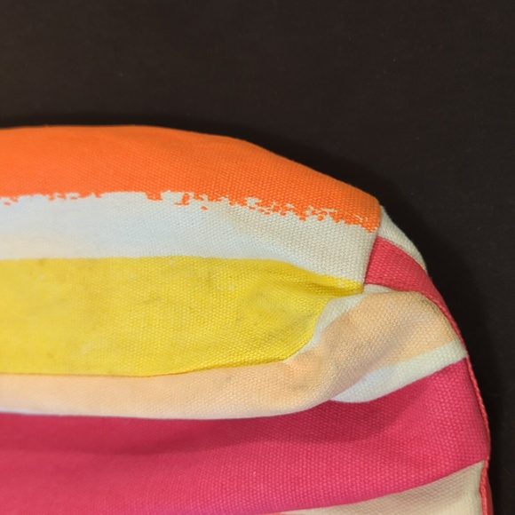 Victoria's Secret Beach Tote - Picture 4 of 5